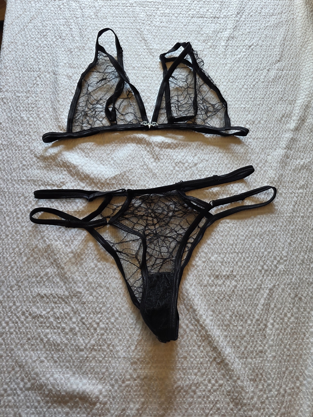 ROMWE Spiderwed With Bat Charm Sheer Black Lace Bralette & Strappy Thong Set Xl